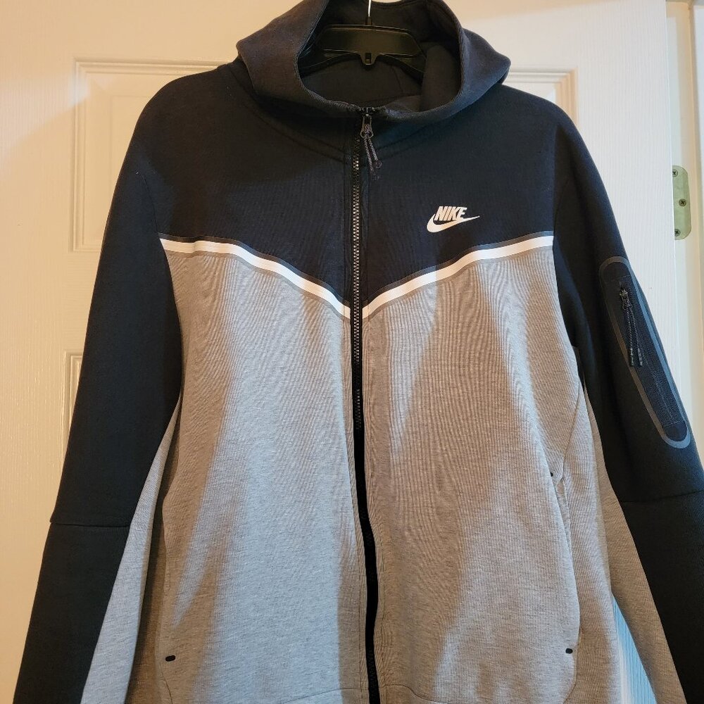 Men's NIKE Tech Size Large